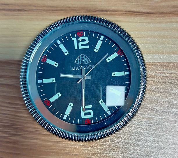 Relógio de exibição de tempo do painel automotivo em acessórios de carro