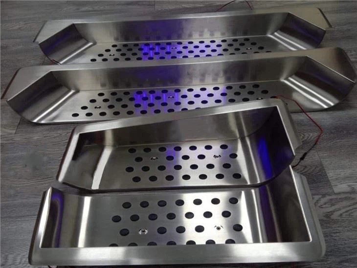 Pedal de boas-vindas do interior do carro para van