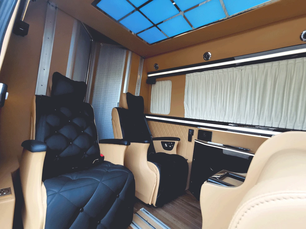 Venha conferir as peças do interior do carro Mercedes-Benz Sprinter Motorhome