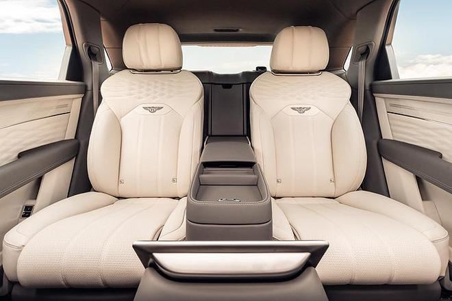 Conhecido como o assento de carro mais luxuoso da história, a Bentley divulga...