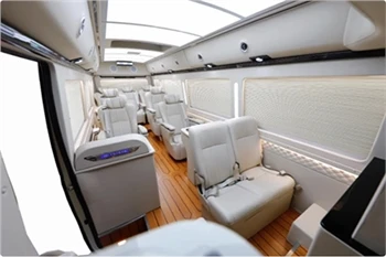 O Toyota Coaster 2023 tem um KTV embutido e o mesmo assento de ar do Alphard!