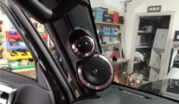 Vantagens e desvantagens da modificação do áudio do carro