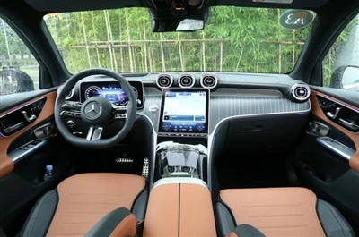 A versão de longa distância entre eixos Mercedes-benz GLC está disponível