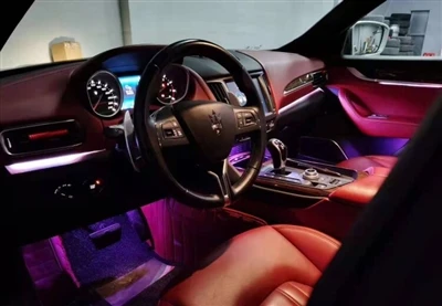 Maserati Levante remodela luzes ambientais 64- coloridas para enriquecer o va...