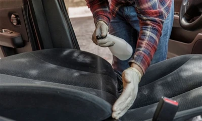 Como fazer a manutenção dos assentos do carro?