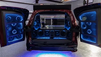 O Toyota Sienna modificado se transforma em um subwoofer móvel