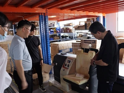 Grande cooperação do revendedor Xiamen Kench e Toyota Alphard